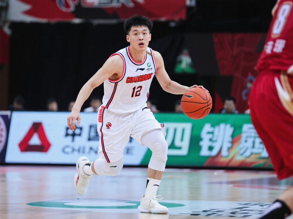 曼城对阵阿森纳：沃克、斯通斯与阿坎吉恐难登场，伤病情况一览